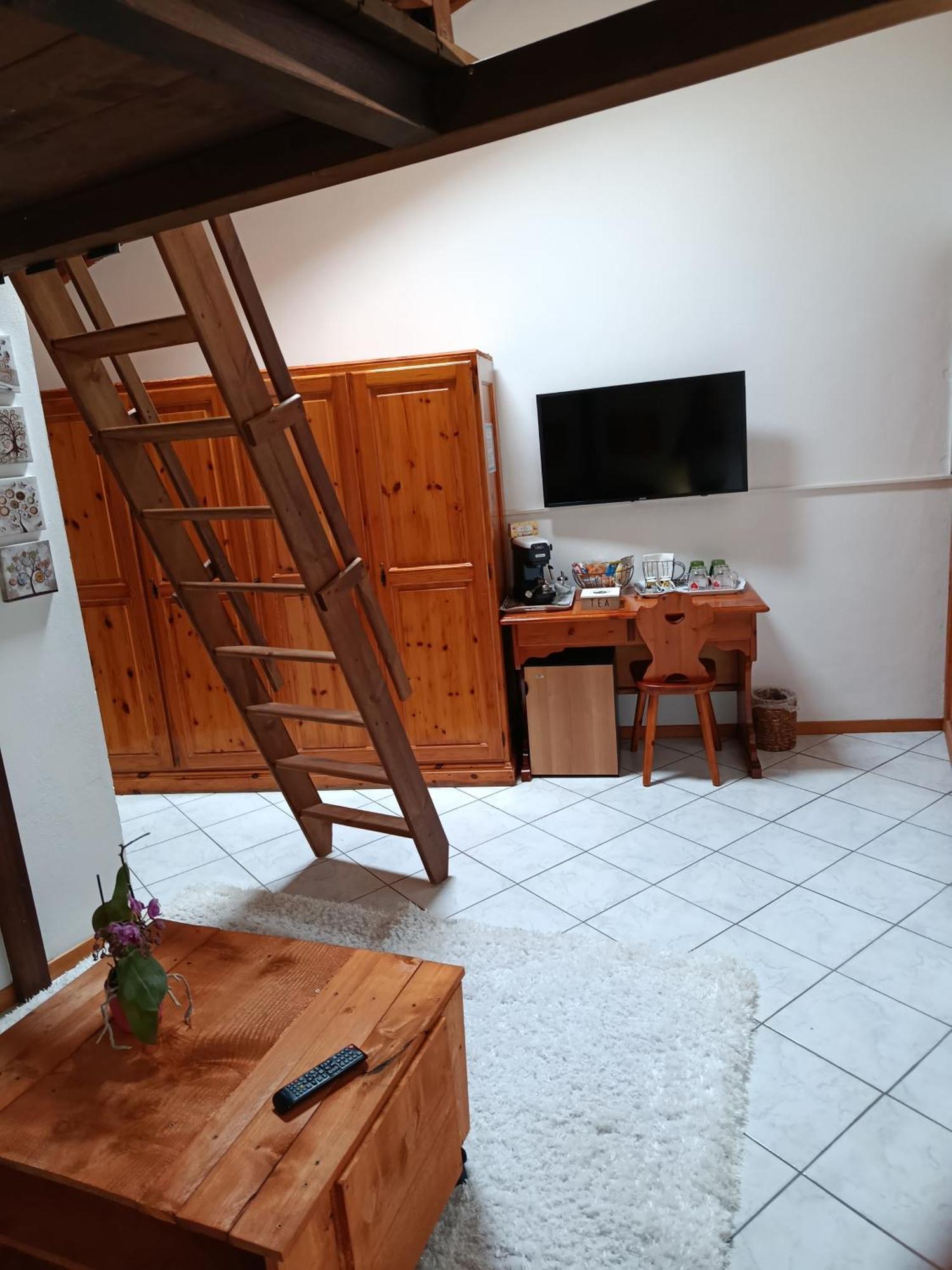 Casa Valletta Mezzomerico エクステリア 写真